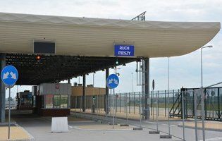 Польща закриває пішохідний пункт пропуску на кордоні з Україною