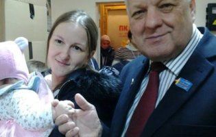 Святий Миколай із Польщі передав гостинці дітям Волині й Донбасу