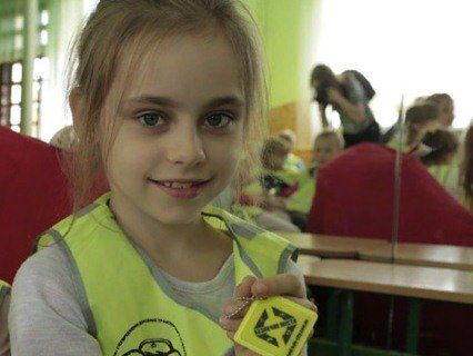 Чи відбиватимуть українські школярі світло фар?