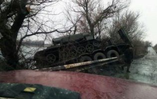 В тому, що на Херсонщині втонув військовий трал із технікою, звинуватили «партизанів з ОДА» і «нехлюїв з облради»