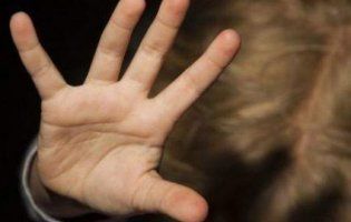 Сутність ополченців: в окупованому Іловайську 4-річну дитину «сепарки» ґвалтував і бив коханець-бойовик, а та мовчки дивилася