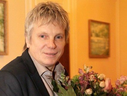 Пустіть мене: «немалобюджетному» співаку заборонили в’їзд в Україну (відео)