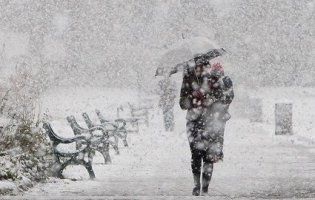 У вихідний, через погодні умови, Україна залишилася без струму