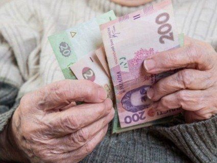 Пенсіонери зможуть отримувати виплати за померлого чоловіка або дружину