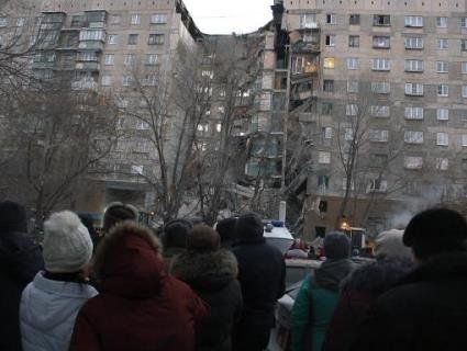 Потужний вибух газу у Росії зруйнував під'їзд, загинули люди (фото, відео)