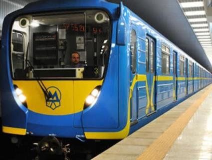 В харківському метро нетверезий чоловік напав на чорношкірого