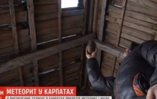«Думав, хтось гранату кинув»: у гараж жителя Франківщини влучив вогненний метеорит (фото, відео)