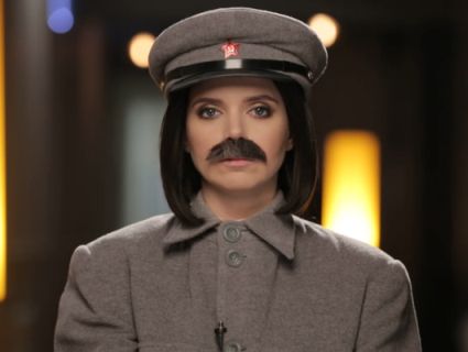 Стьобом по скрепах: українська ведуча привітала росіян з Новим роком в образі Йосипа Сталіна (відео)