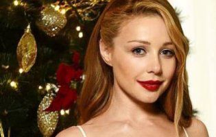 Бойфренд чи друг: Тіну Кароль «застукали» в обіймах відомого шоумена