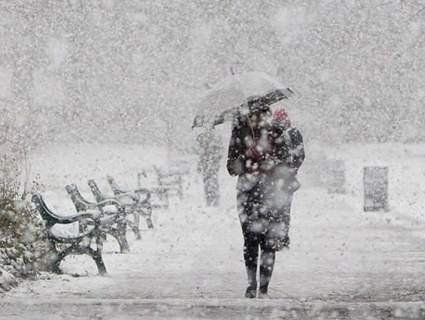 Під білим куполом: Україну накриває сніговий циклон