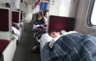 «Укрзалізниця» випробовує пасажирів на морозостійкість: люди померзли в поїзді Харків – Ковель