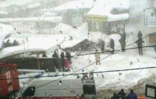 В окупованій Макіївці дах ринку впав на людей, є жертви (відео)