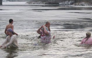 Як правильно моржувати на Водохреща, — поради медиків