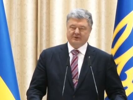 Петро Порошенко пообіцяв відремонтувати сільську дорогу на Волині (відео)