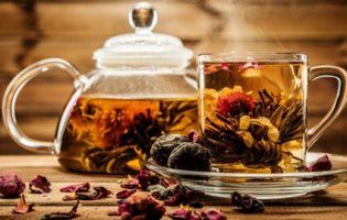 Чому не варто пити чаї з ароматизаторами, — поради дієтолога