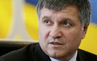 Вибори президента-2019: хто з кандидатів порушив виборче законодавство і як за це каратимуть