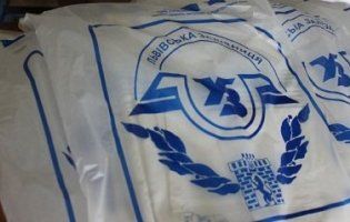 У жахливих умовах перуть білизну для Укрзалізниці (відео)