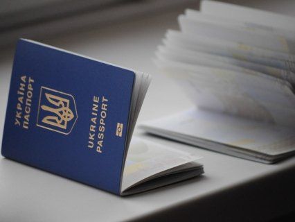 У луцькому ЦНАПі за рік видали понад 25 тисяч закордонних паспортів