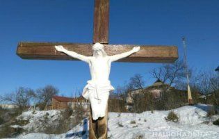 В Умані помістили під варту американців, які відламали ноги фігурі Ісуса Христа