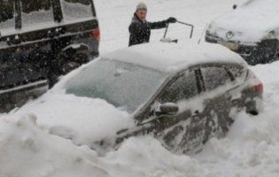 За добу рятувальники із заметів спасли 700 осіб