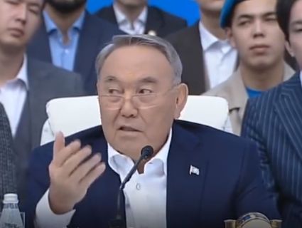 Президент Казахстану порадив чоловікам «вмивати» дівчат перед весіллям (відео)