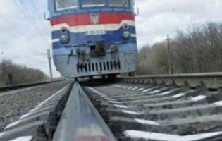 На Львівщині дівчину на смерть збив потяг
