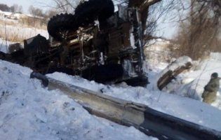 На Черкащині перевернулася вантажівка з боєприпасами