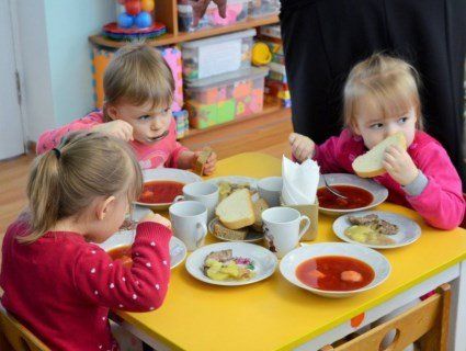 У Луцьку прокуратура розбереться із підвищенням плати за харчування для «незареєстрованих» дошкільнят