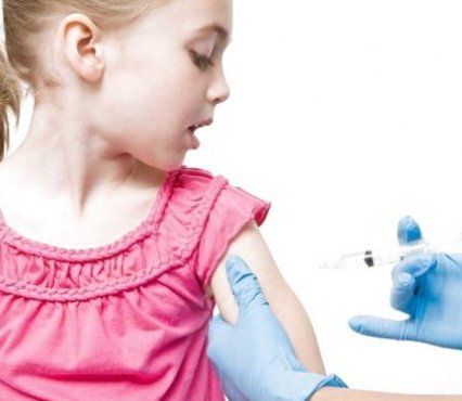 Тиждень на роздуми: у Рівному батьків змушують вакцинувати дітей від кору