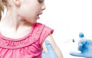 Тиждень на роздуми: у Рівному батьків змушують вакцинувати дітей від кору