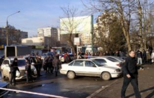 У Миколаєві біля суду розстріляли подружжя
