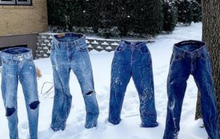 В Америці через аномальний холод  влаштували флешмоб «крижані штани» (фото, відео)