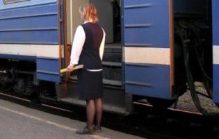 В українських потягах поменшає провідників