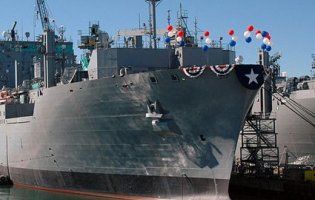 Зіштовхнулися американські військові кораблі