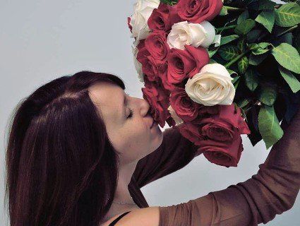 7 лютого: подарувати сьогодні жінці квіти – до щастя