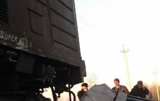 На Івано-Франківщині потяг протаранив вантажівку