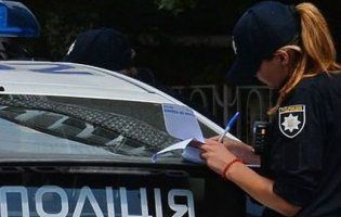 У Києві п'яний чиновник травмував патрульну, яка складала протокол