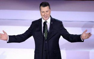 За 7 тисяч євро президента Латвії навчили виступу перед публікою