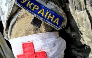 Трагедія на Донбасі: загинув український військовий, ще двоє – поранені
