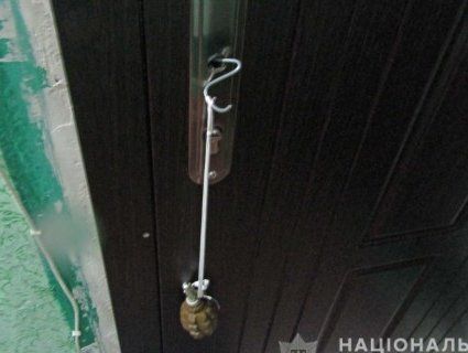 Граната замість ручки: на Житомирщині знайшли гранату у багатоквартирному будинку