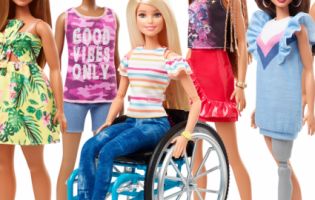 Ляльку Барбі посадять на інвалідний візок (фото)