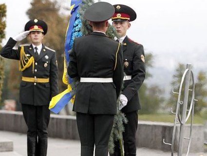 В Україні з'являться уніфіковані почесті при похованні загиблих воїнів і ветеранів