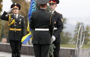 В Україні з'являться уніфіковані почесті при похованні загиблих воїнів і ветеранів