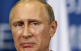 «Шкода що не шию»: Путін зламав палець (відео)