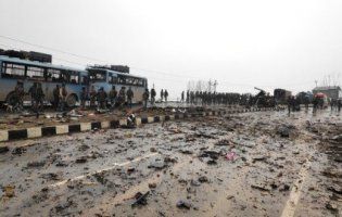 Теракт в Індії: в результаті вибуху автобуса – 40 загиблих