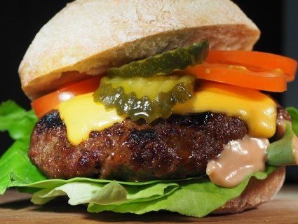 Любить гамбургери: у Трампа діагностували ожиріння