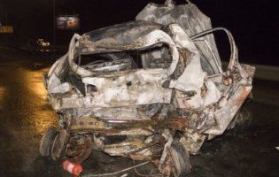 В Києві жінка згоріла заживо в авто (фото, відео)