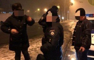 «М+М+Ж»: у Києві чоловіка побили за відмову від сексу