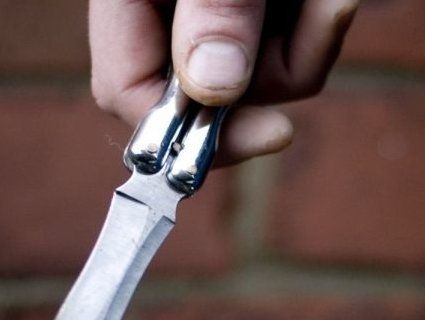 Криваві ревнощі: чоловік завдав 40 ножових ударів дружині та собі