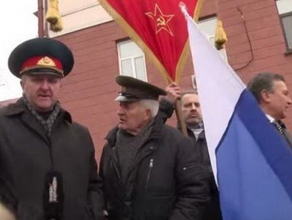 Звав «руську весну»: у Дніпрі побили пропутінського голову виборчої комісії (відео)